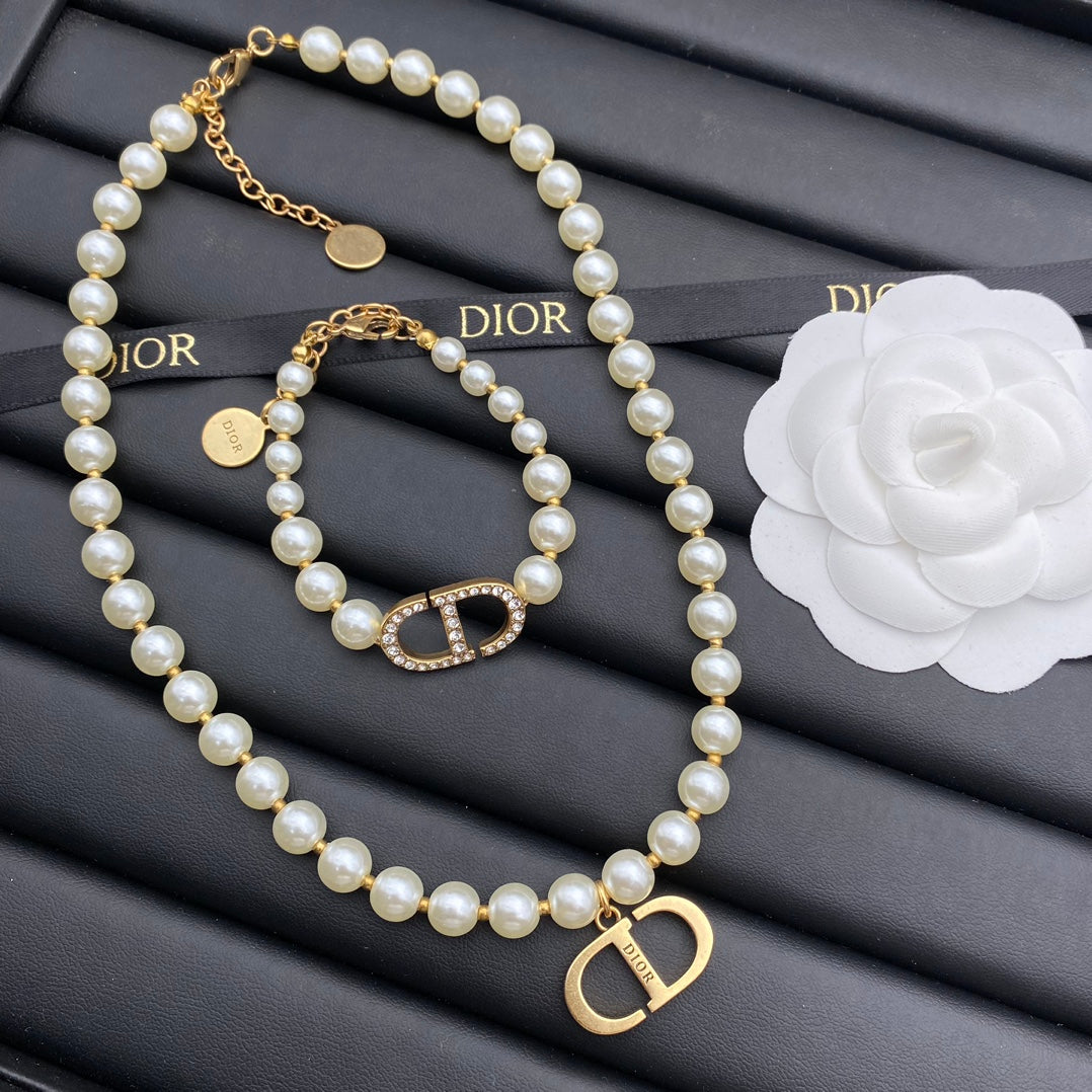 X1B62D166X Popular  Earrings. Bracelets. Necklaces