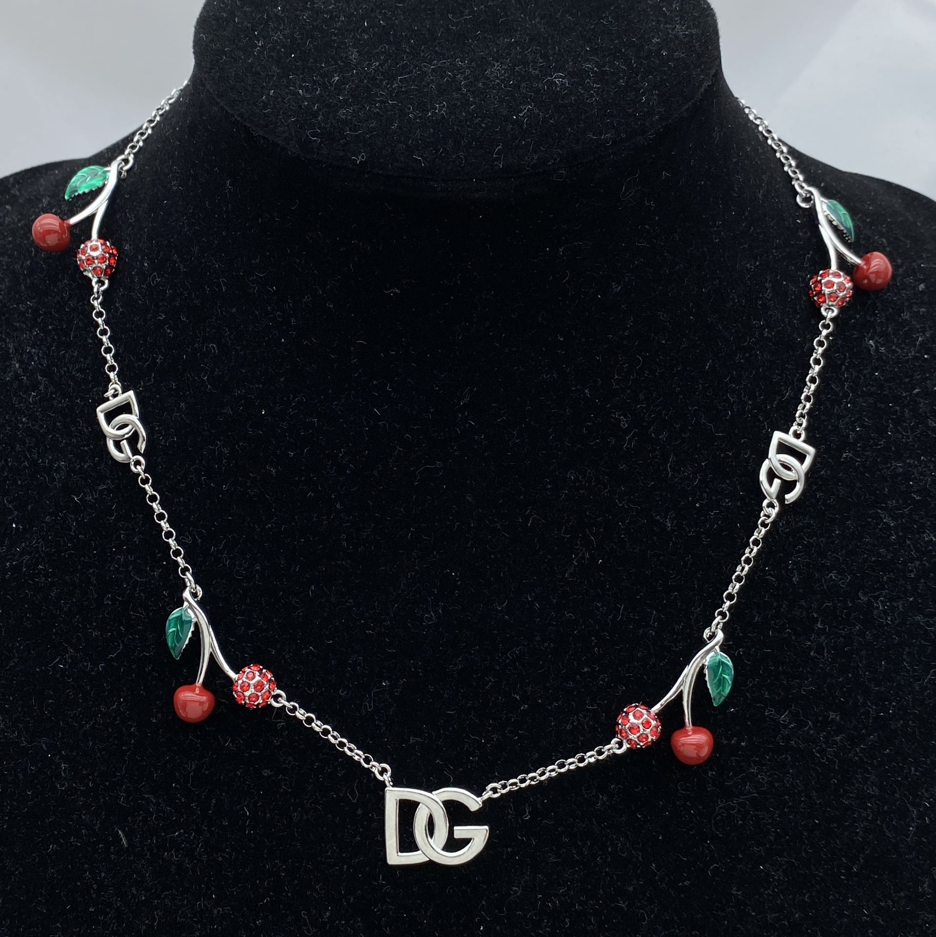 X1Q85A249X Popular Necklace