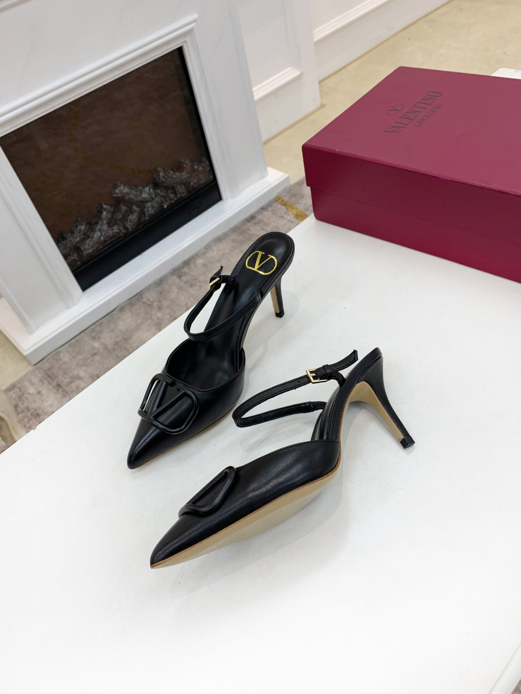 Z2YVL28 Popular leather  High heels
