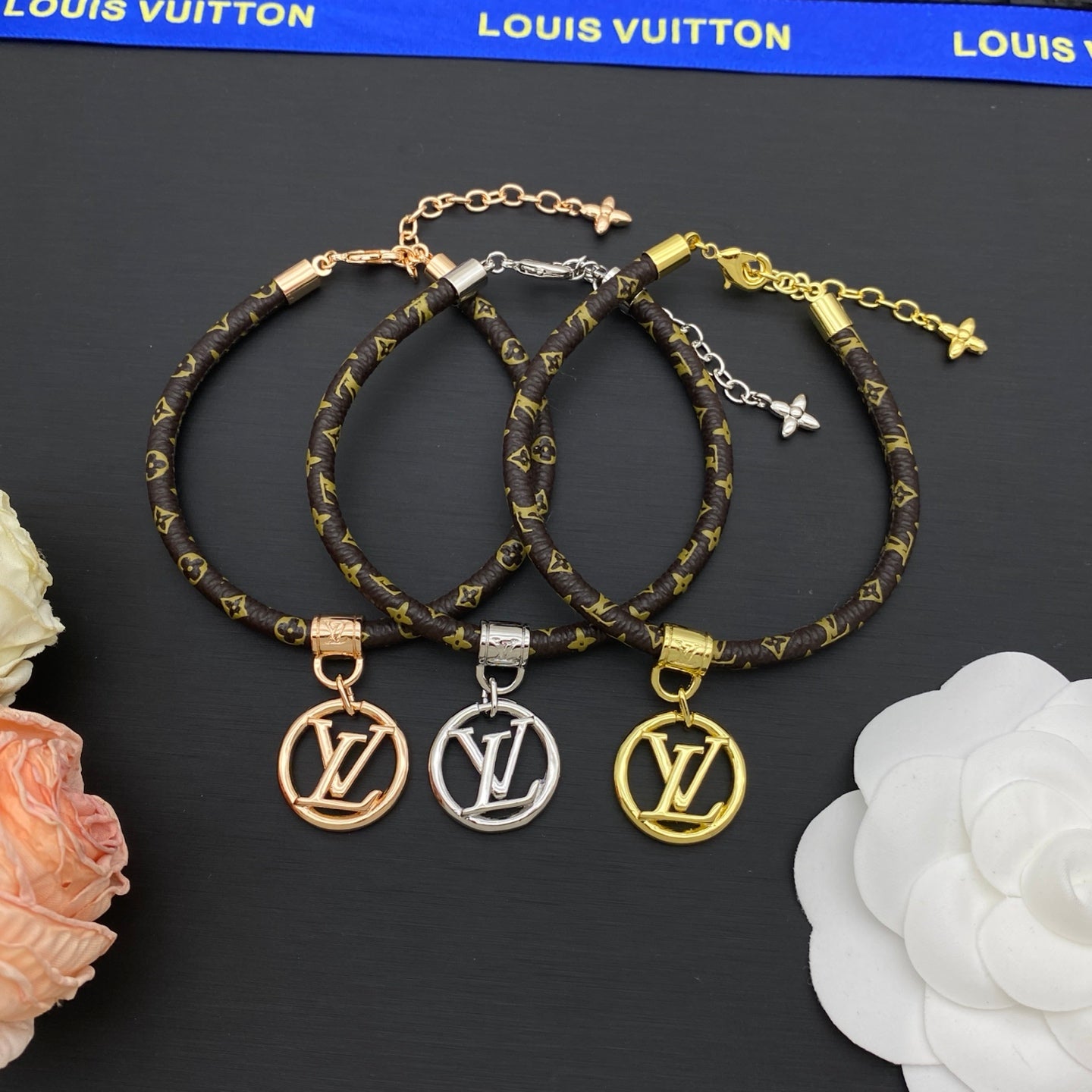 X1N36E83X Popular  Bracelets