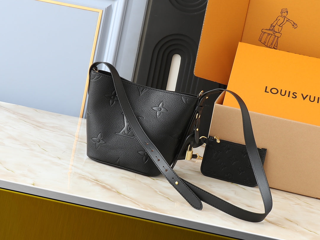 B12W15E3 Popular  leather bag