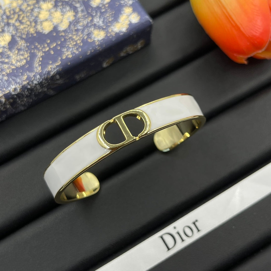 X1Z94D671K  Popular Bracelets
