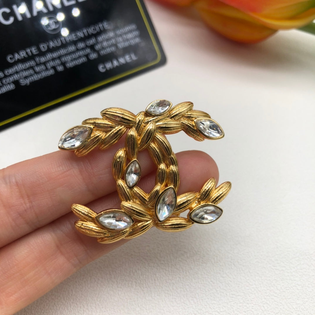 X1Z94C876   Popular Brooch