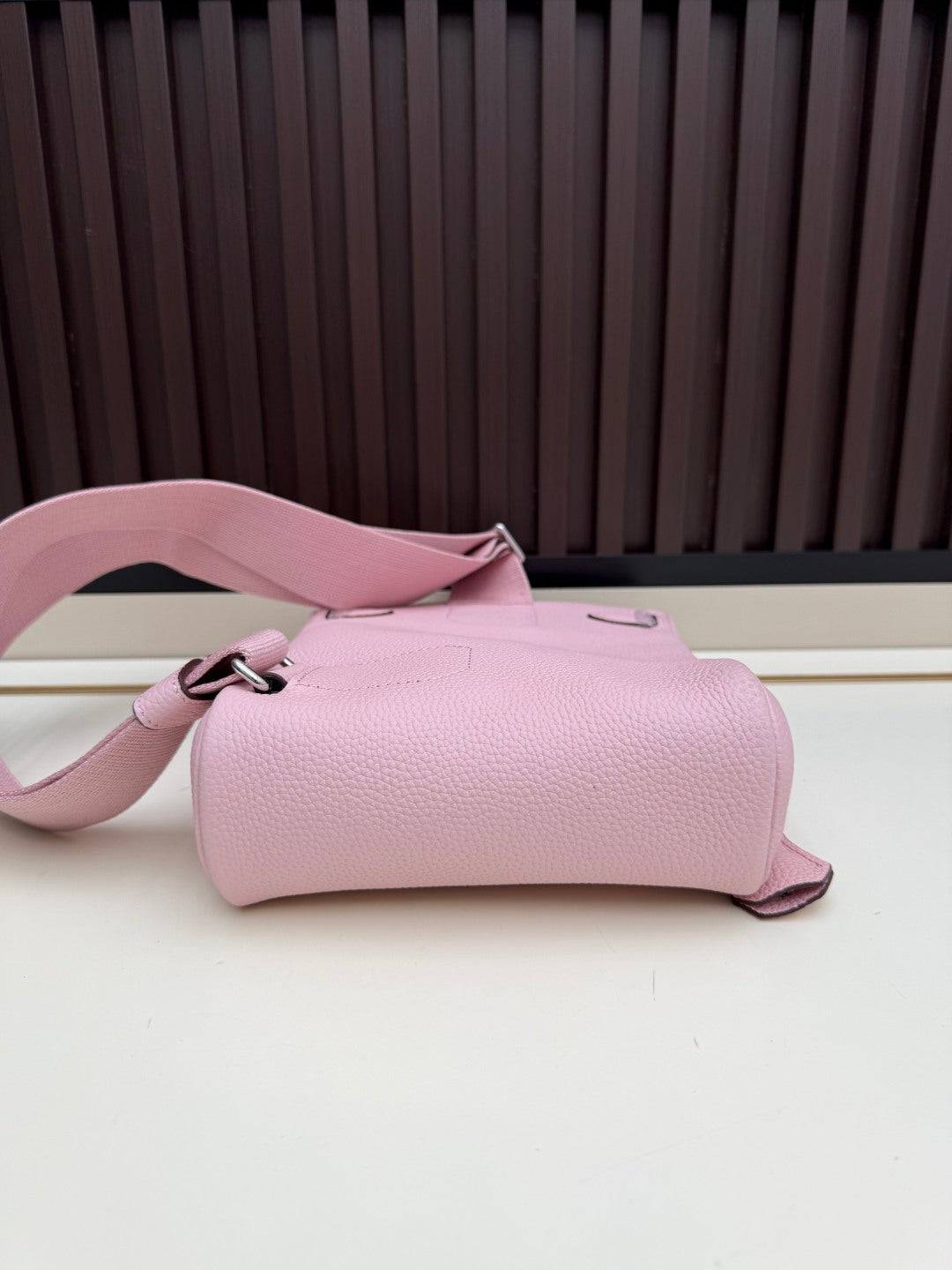 B1P36H46 Popular leather bag