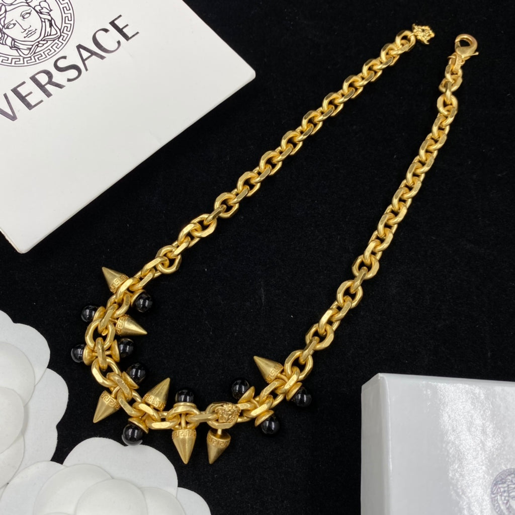 X1Q85V371X Popular Necklaces. Bracelets