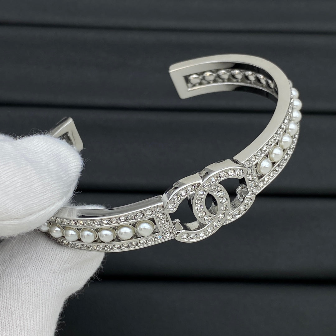 X1Q85C64K  Popular Bracelets