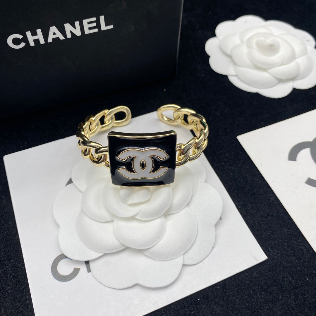 X1X83C567K  Popular bracelet