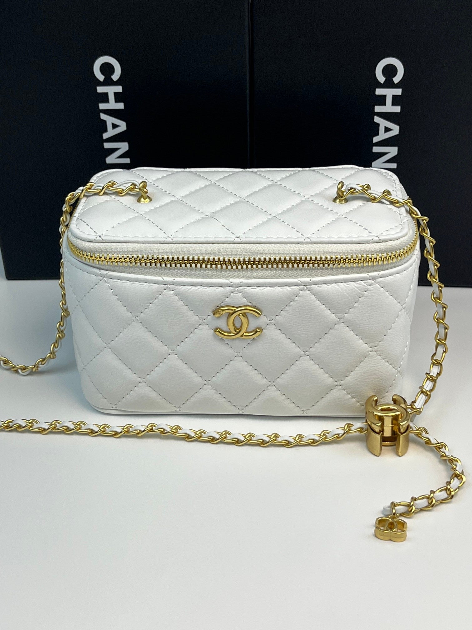 B1P36C83 Popular leather bag