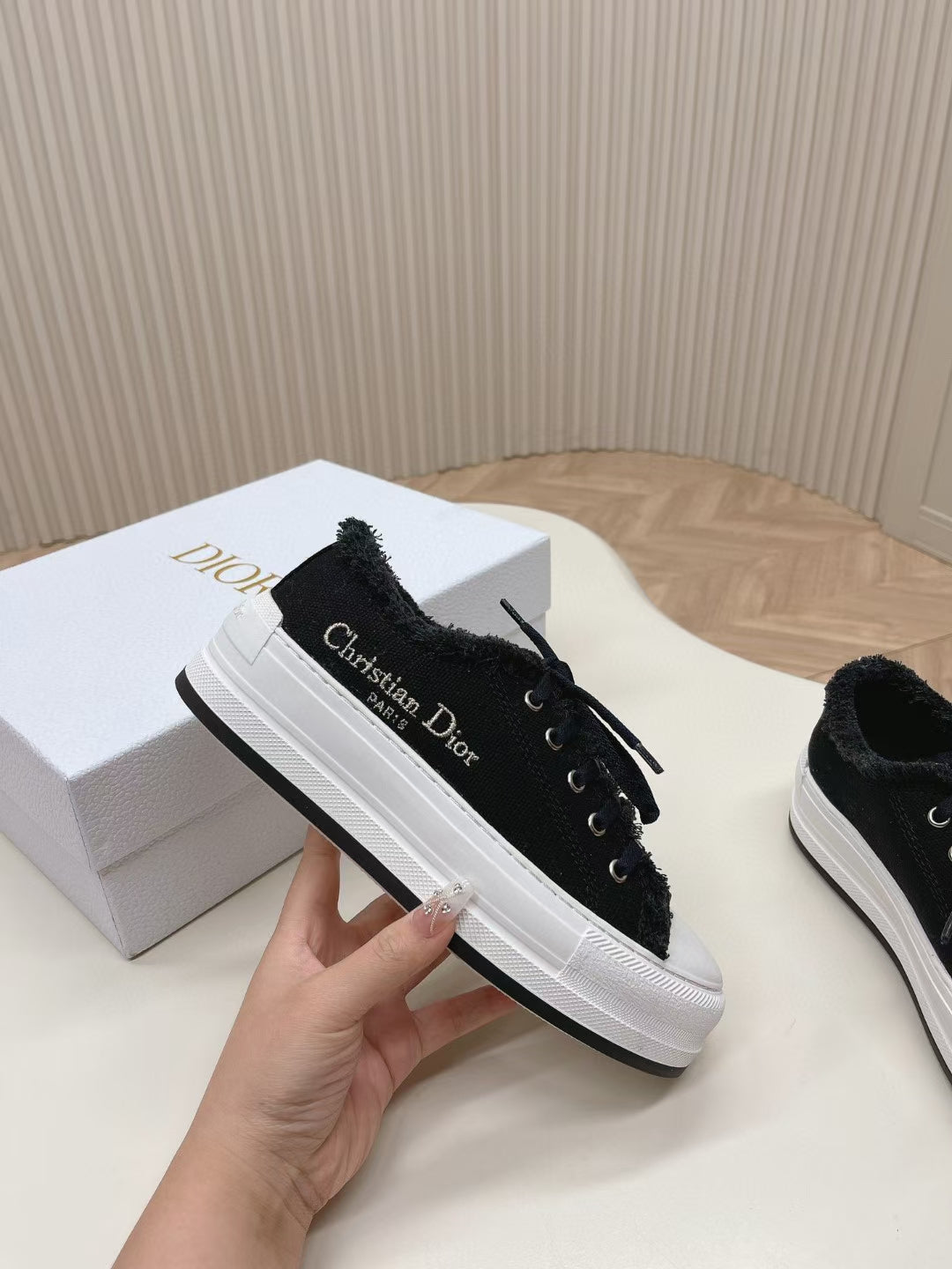 Z2Q105D428 Popular high-quality Shoes