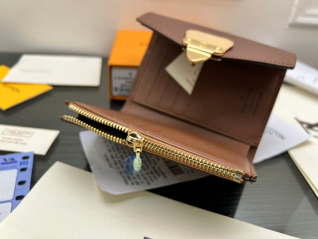 B1N55E43 Popular  leather wallets