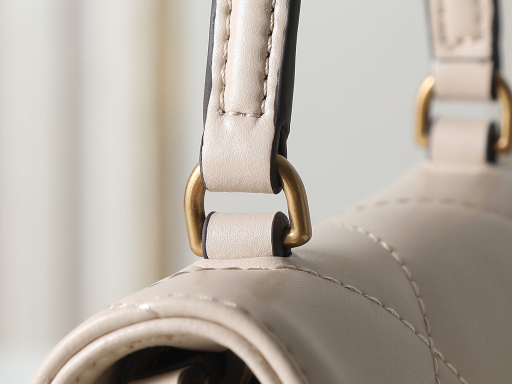 B1X56A26 Popular leather bag