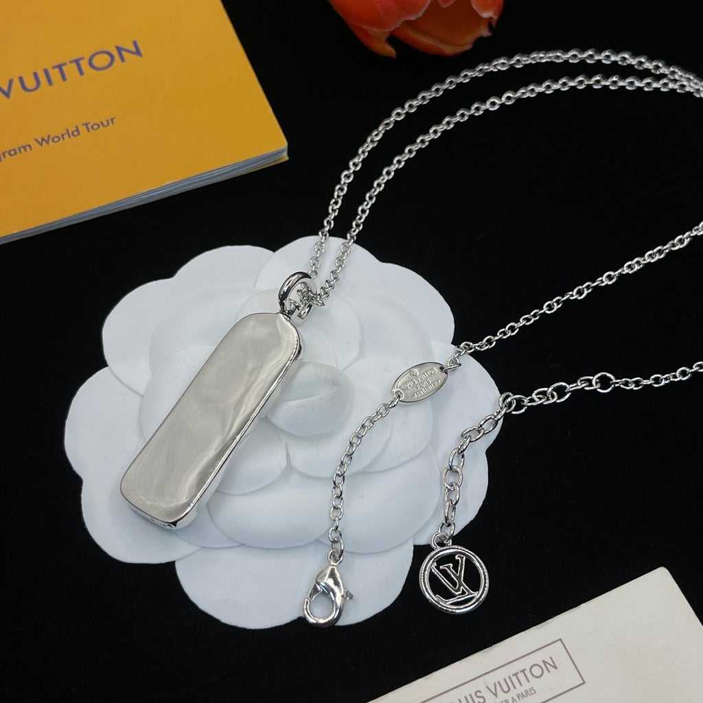 X1Q85E128X Popular Necklace
