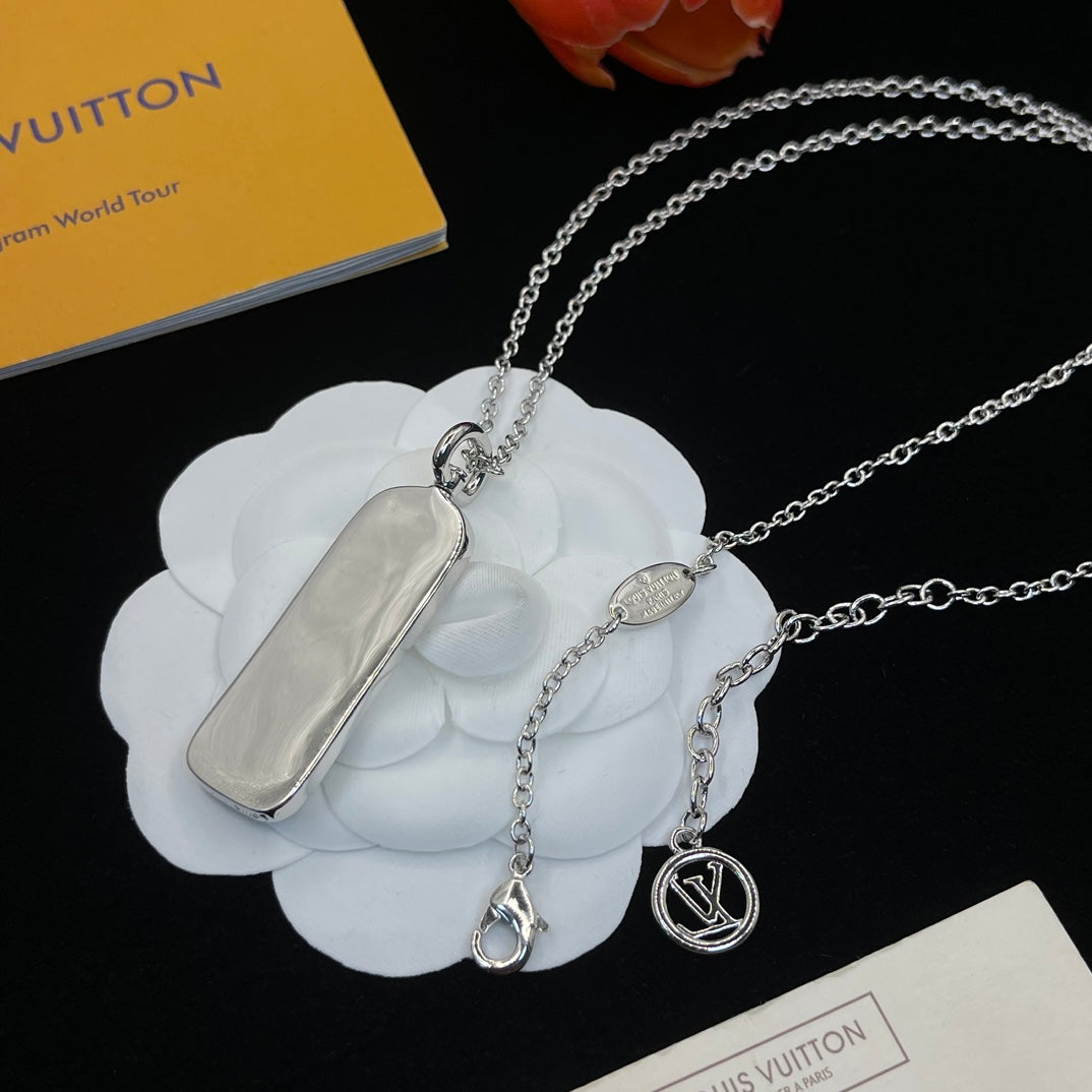 X1Q85E128X Popular Necklace