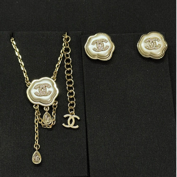 X1Q95C119X Popular Necklaces. Earrings