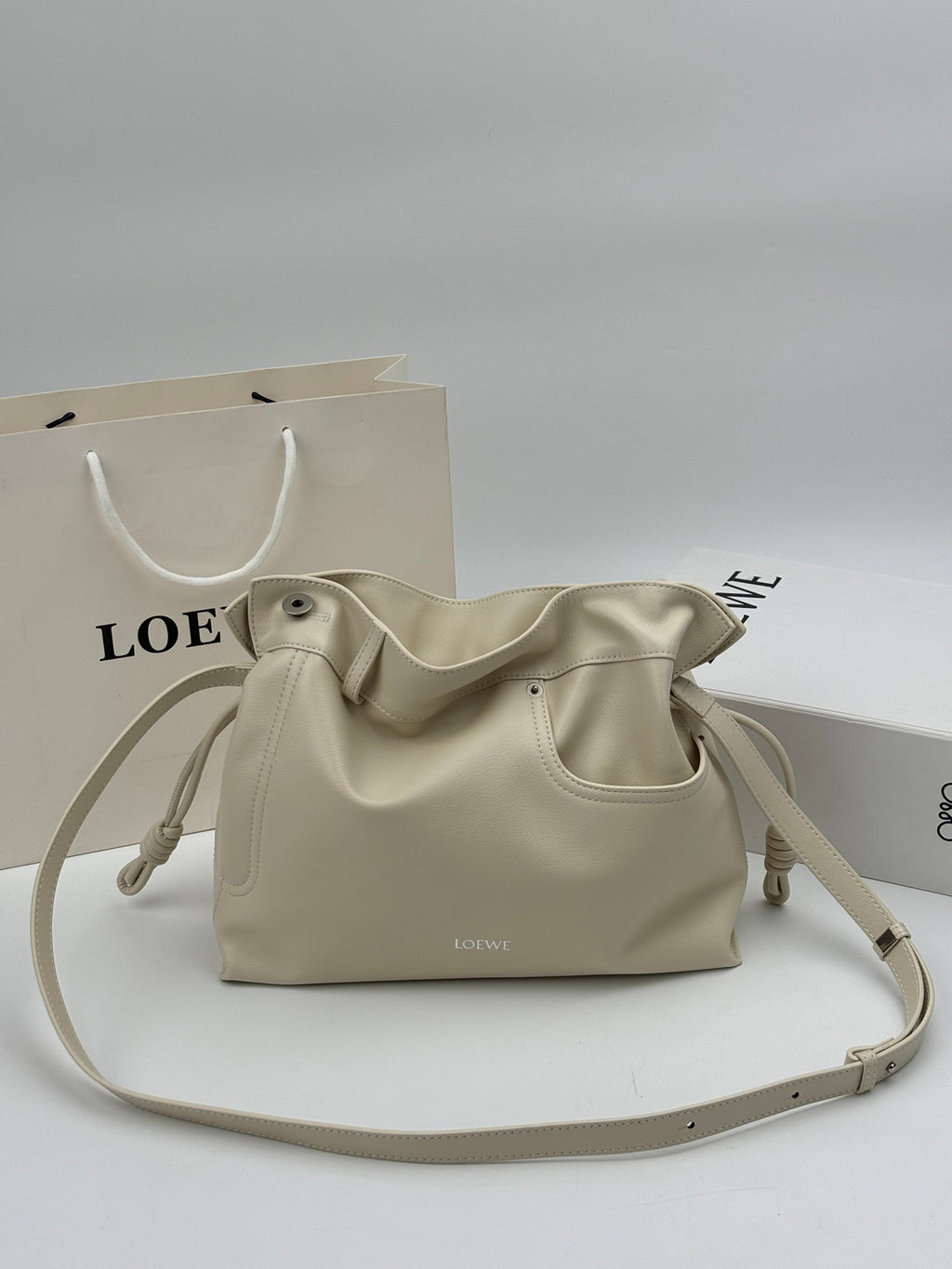 B1P36A47 Popular leather bag
