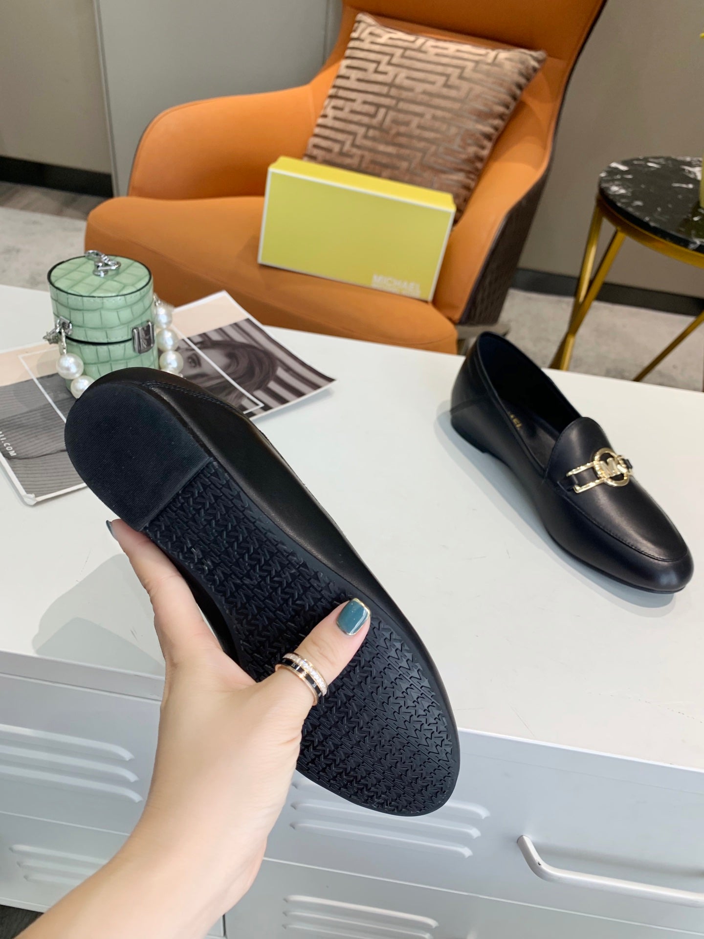 Z2Q105A185 Popular high-quality leather shoes