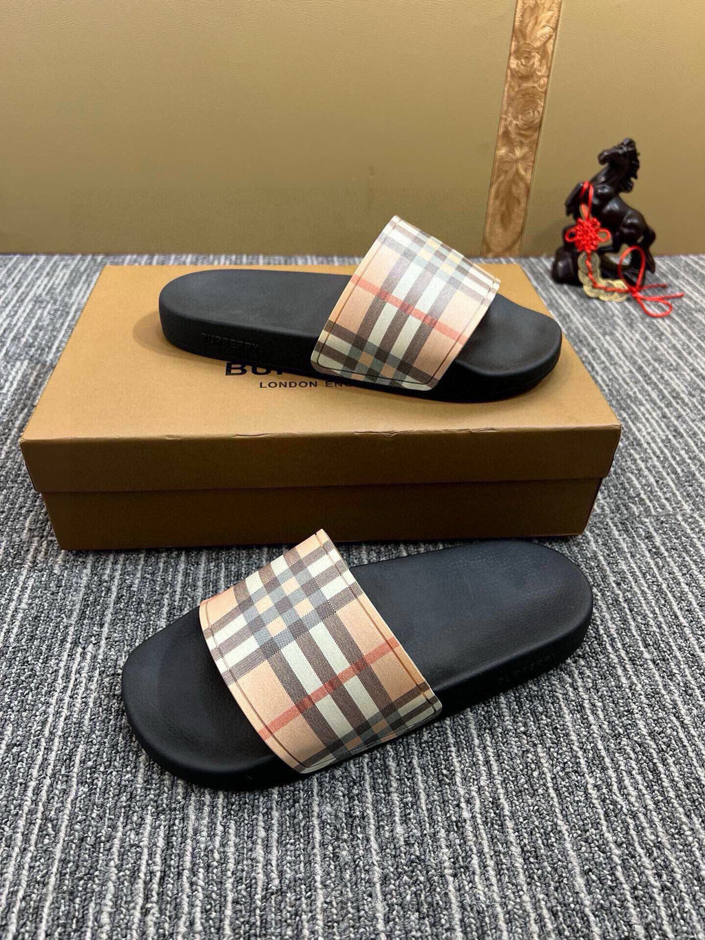 Z5Z35R257 Popular Slippers