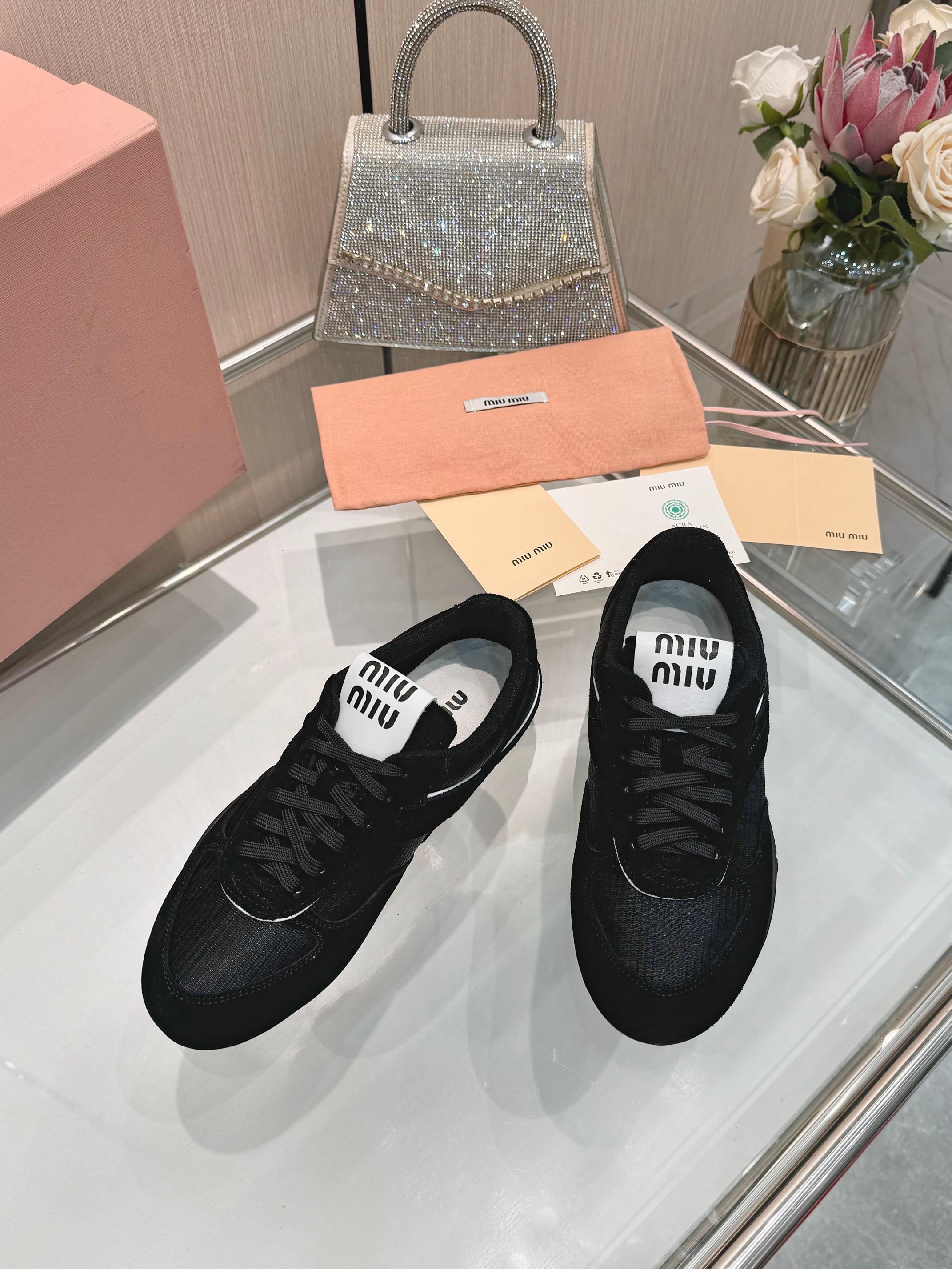 Z2Q105A246 Popular high-quality Shoes