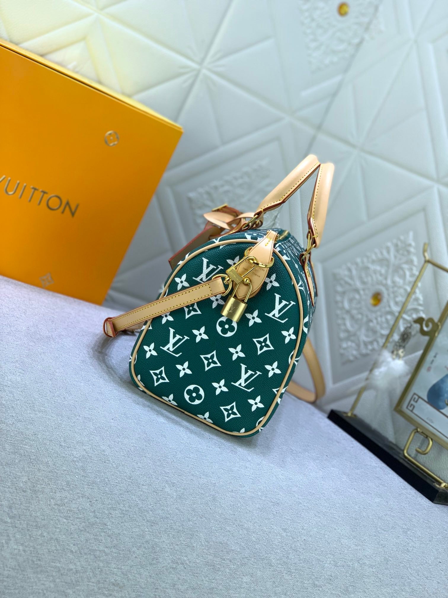 B12X44E268 Popular  leather bag 