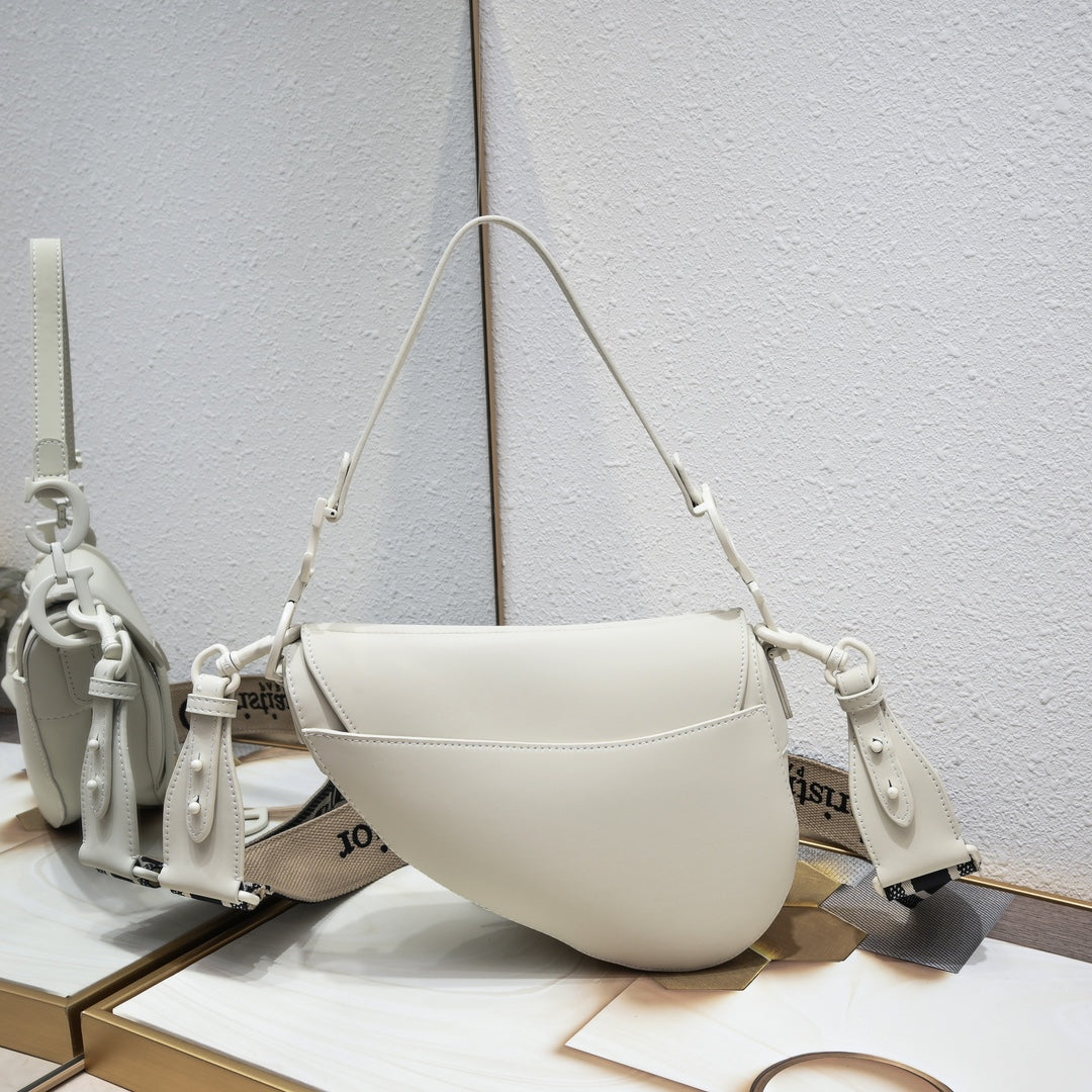 B1W35D115 Popular leather bag