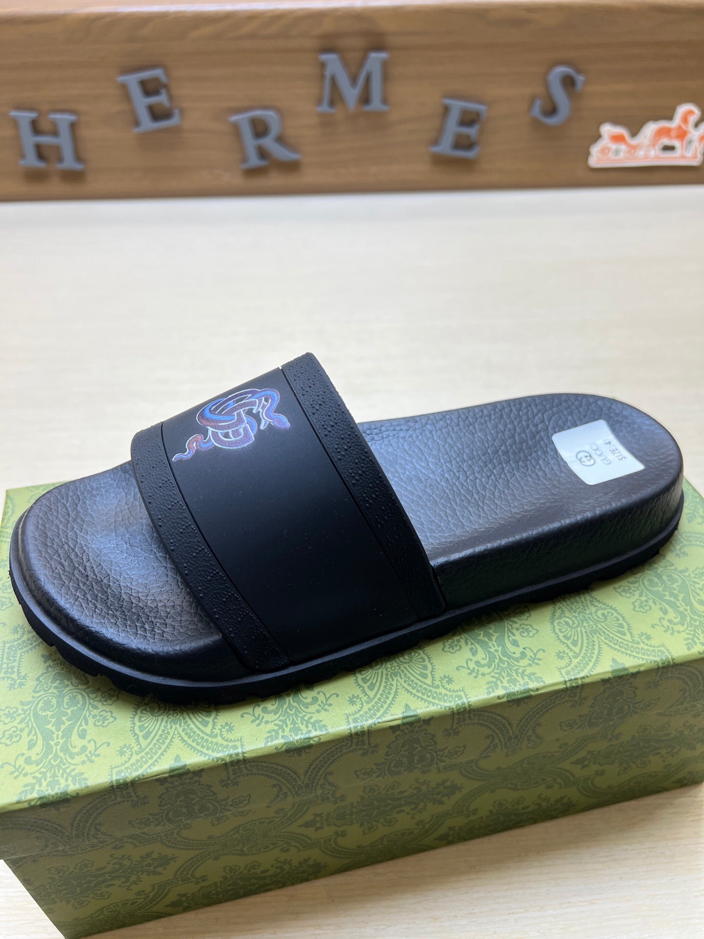 Z5R66B29 Popular Slippers