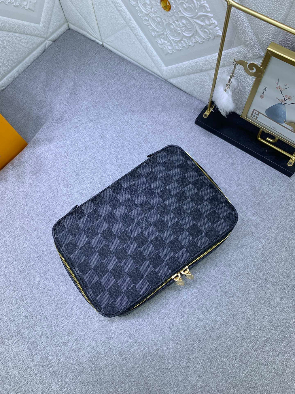 B1X34E272 Popular  leather bag 