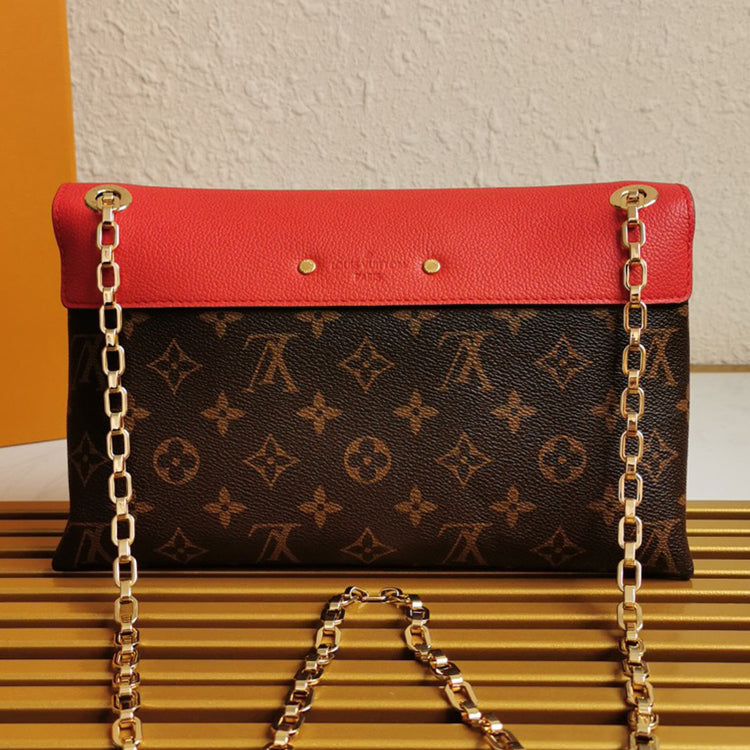 B1X41E83 Popular  leather bag 