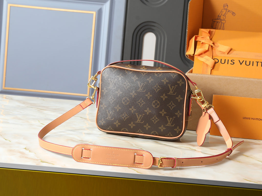 B1P46E110 Popular leather bag
