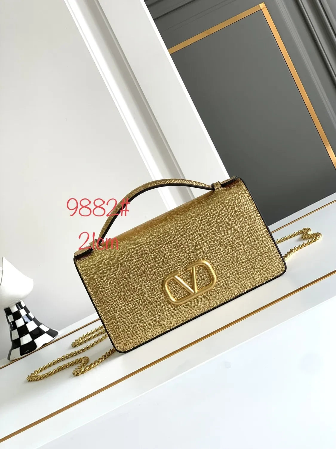 B1X44VL272 Popular leather bag 
