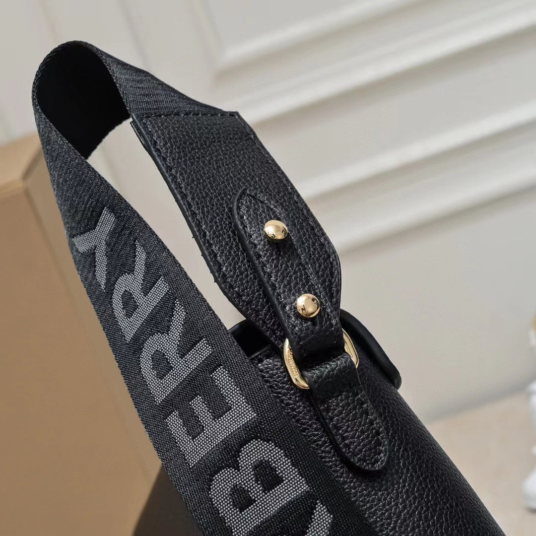 B12X113R238 Popular   leather bag 