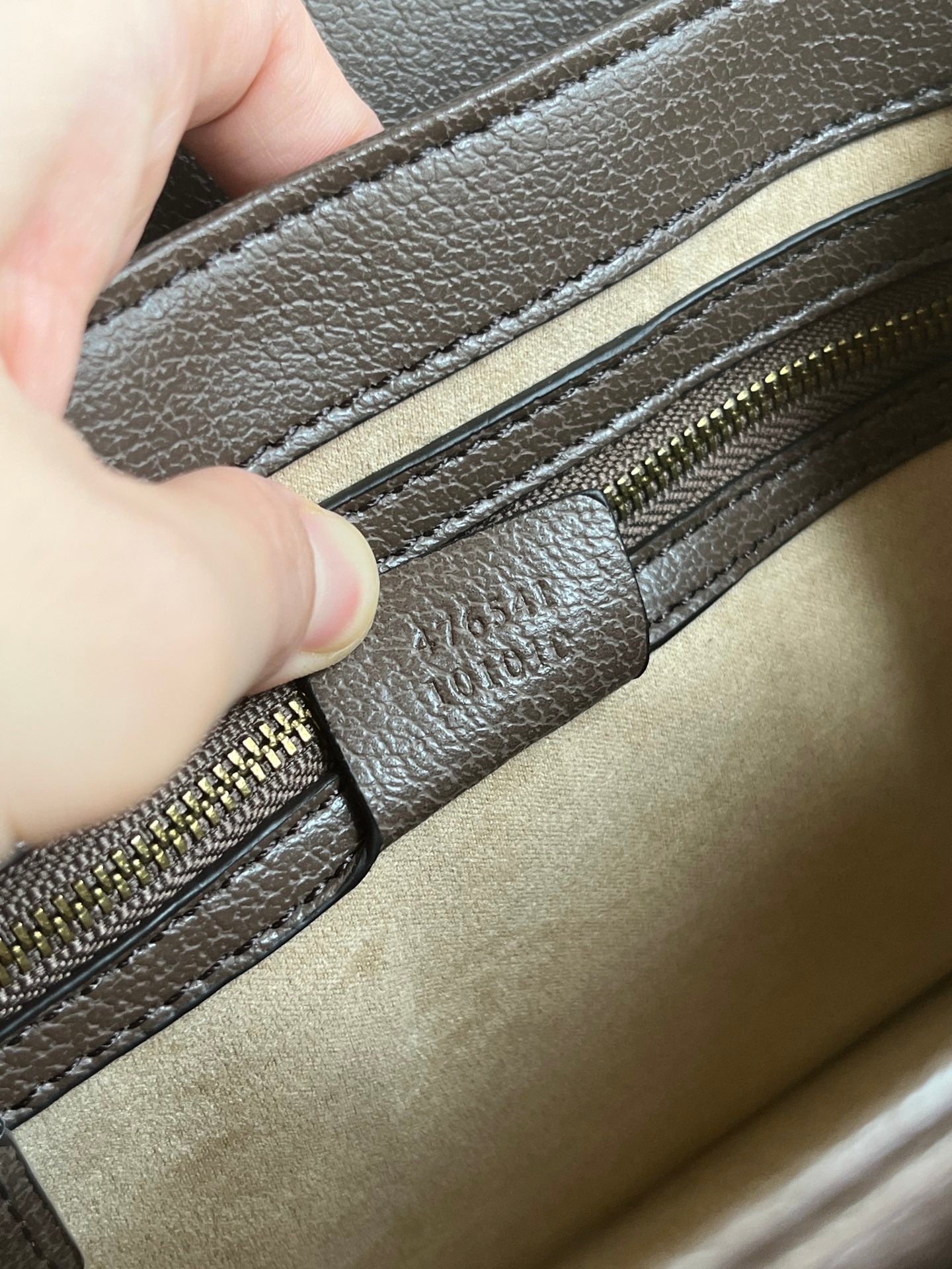 B12X64B468 Popular leather bag