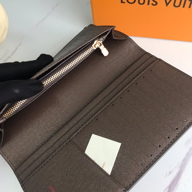 B1X31E2 Popular leather wallets
