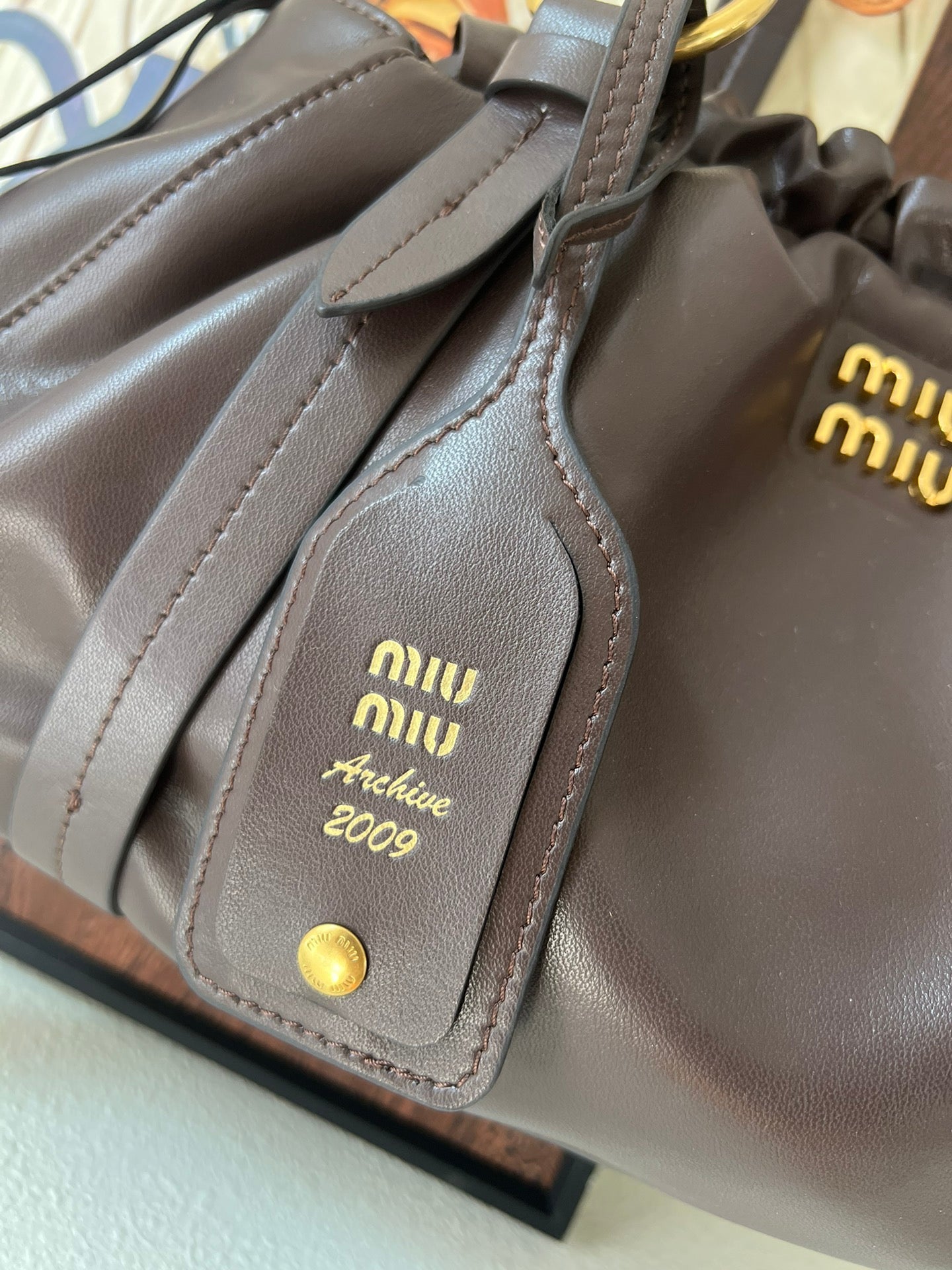 B1W25A79 Popular leather bag