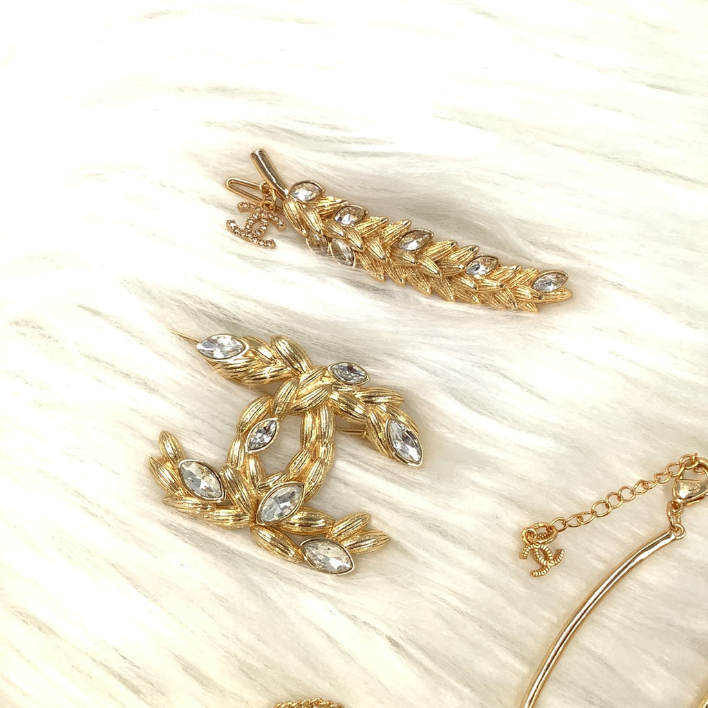 X1Q85C68X Popular Necklace . Bracelets. Earrings