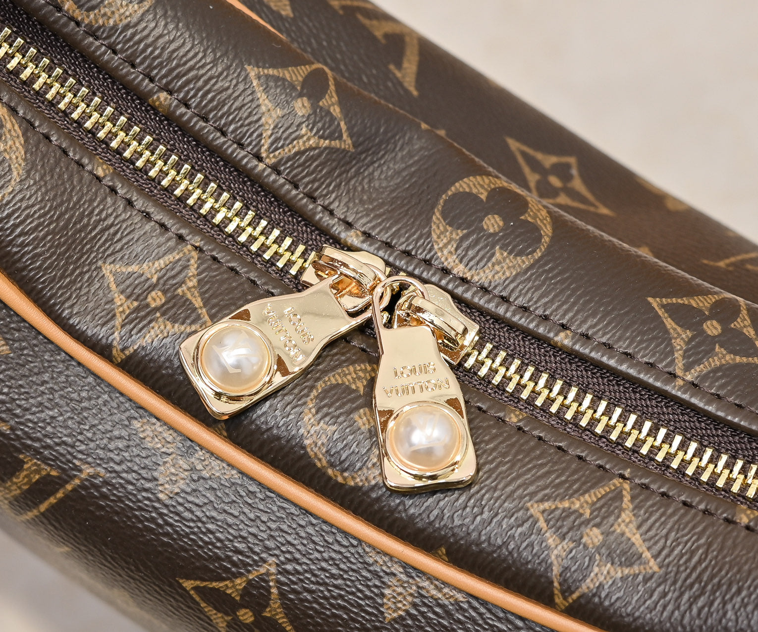 B12W15E9 Popular  leather bag