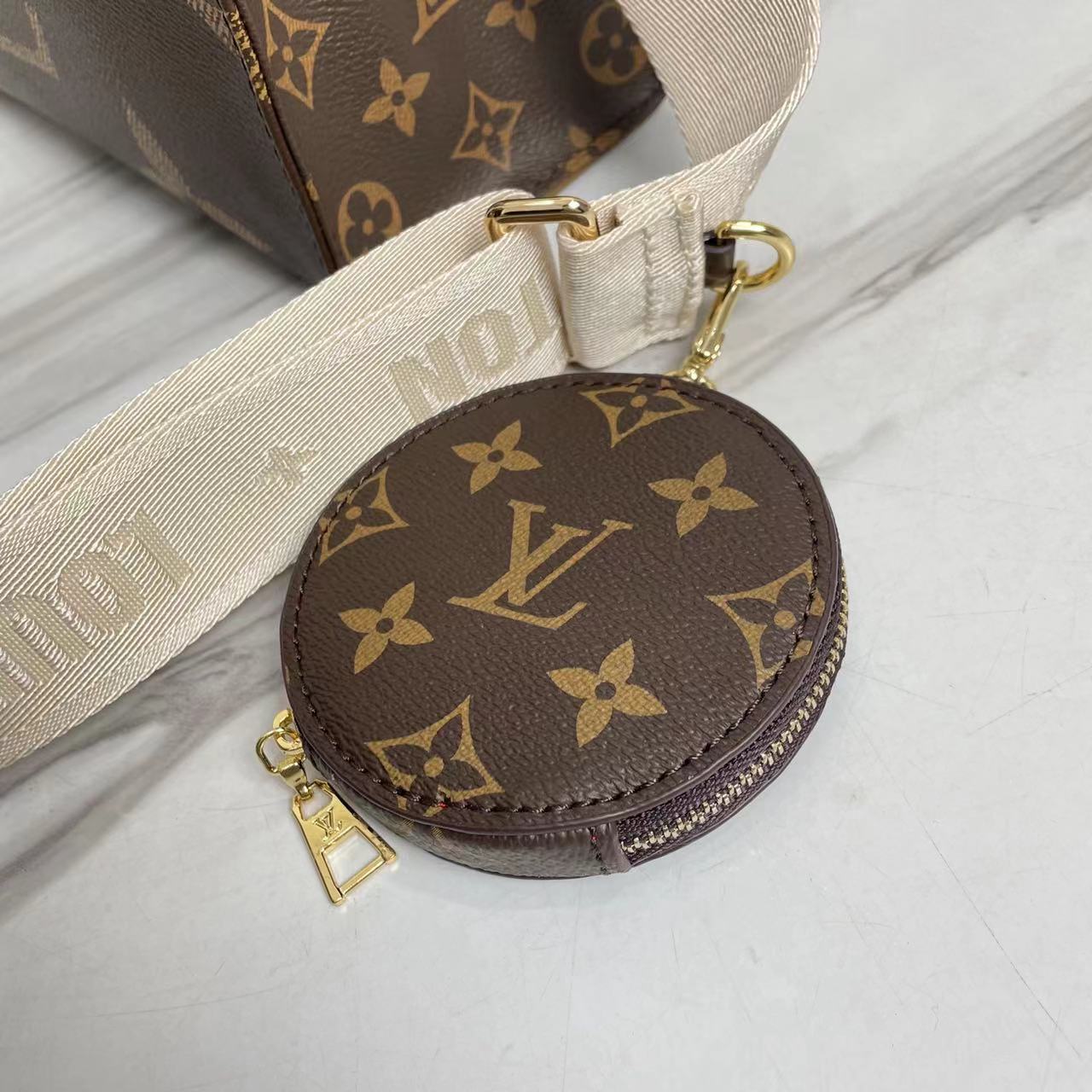 B1X43E65 Popular   leather bag 
