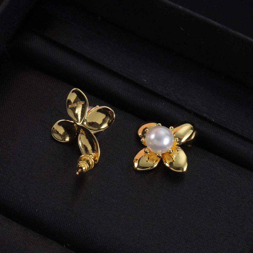 X1Z64A526E Popular Earrings