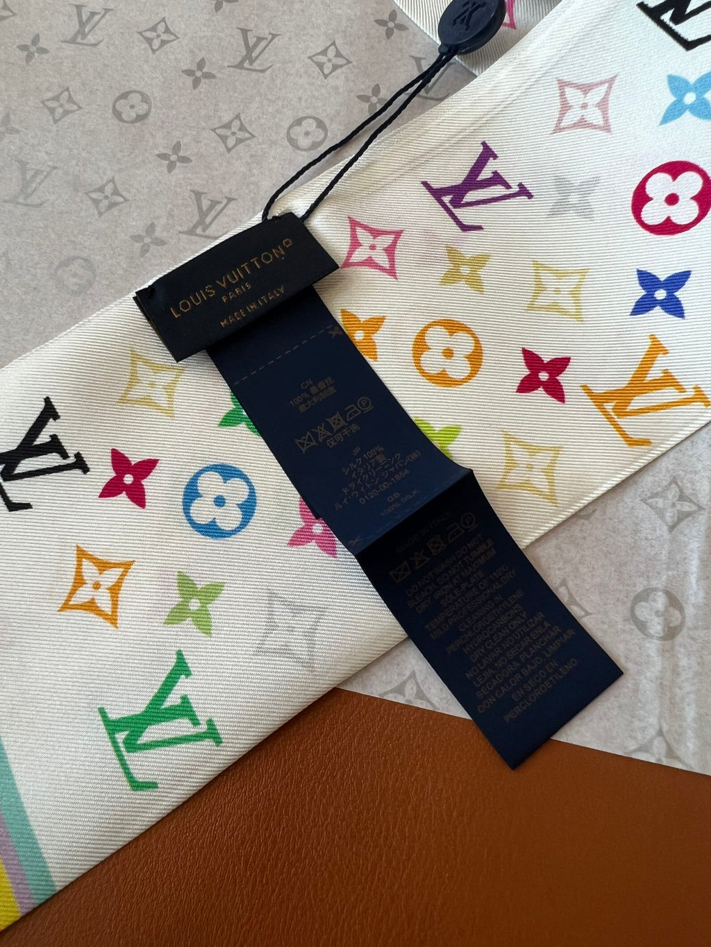 W1N55E41 Popular Silk Scarve