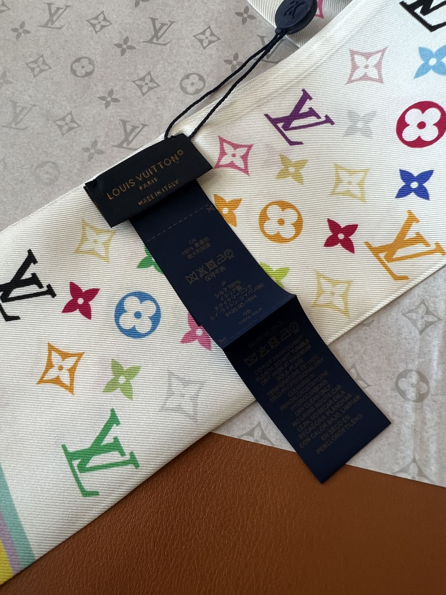 W1N55E41 Popular Silk Scarve