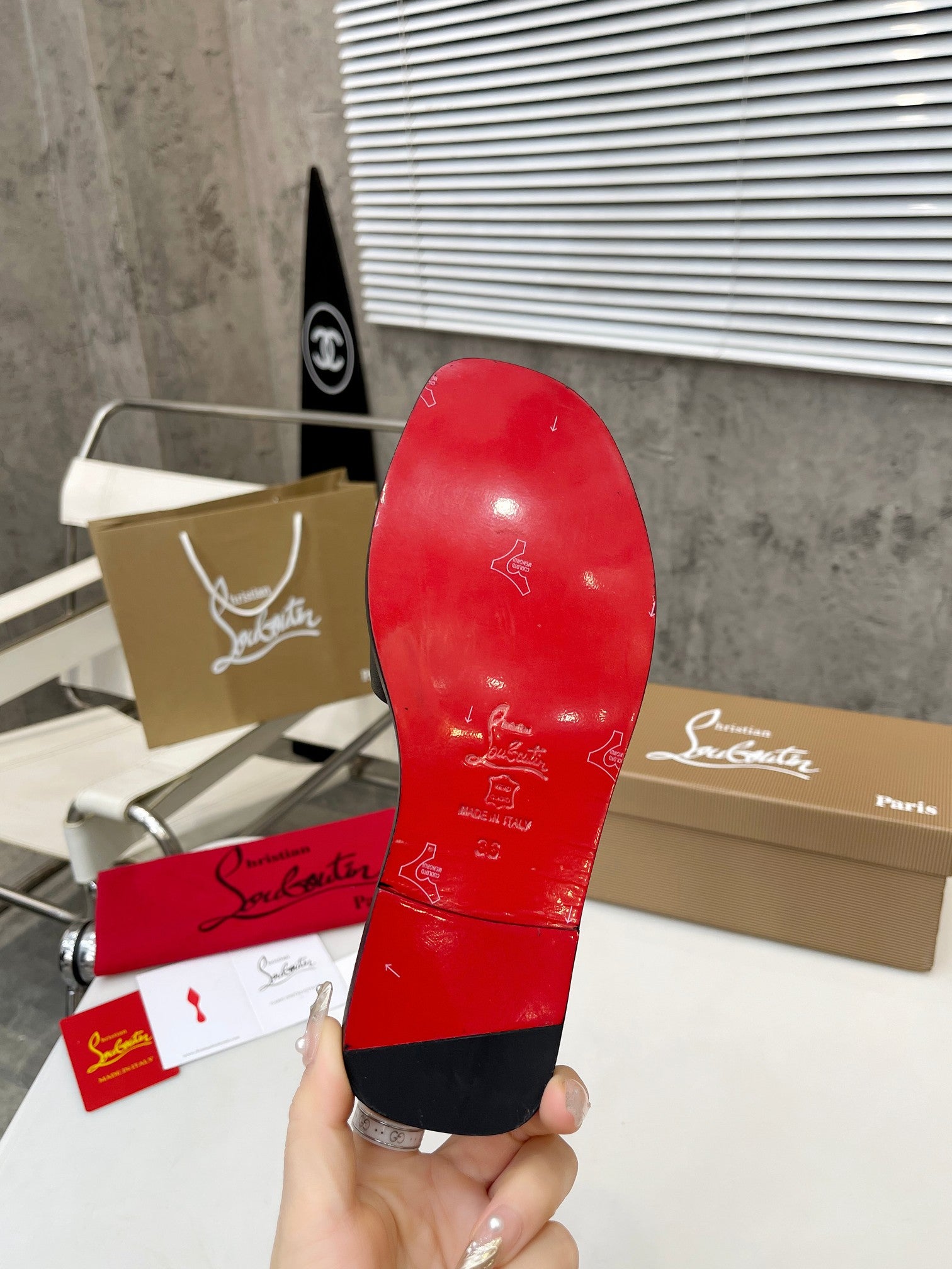 Z2XA32 Popular leather Slippers