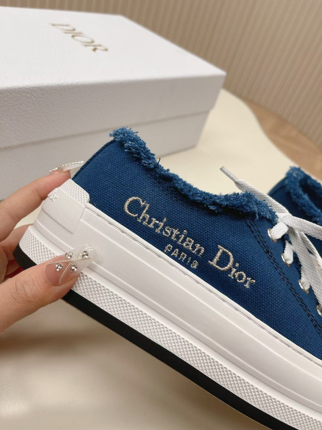 Z2Q105D428 Popular high-quality Shoes