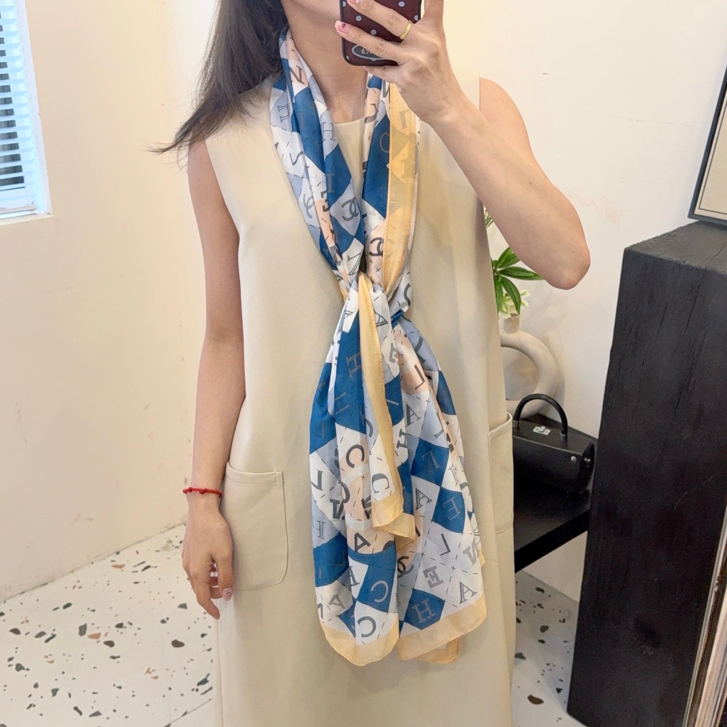 W1Z35C204 Popular Silk Scarve