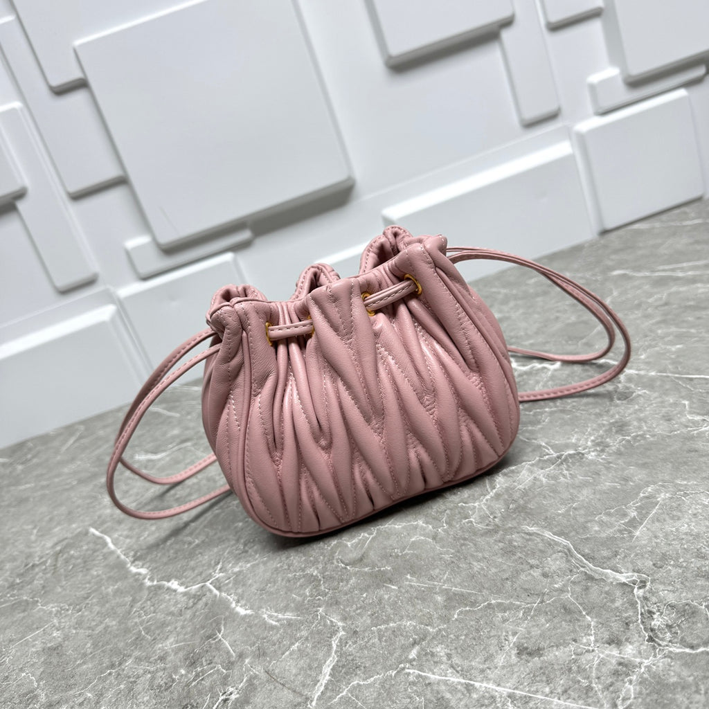 B1P36A81 Popular leather bag