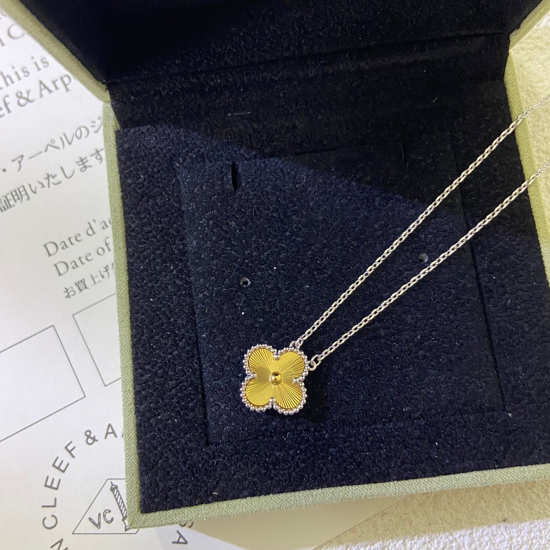 X5Q85VA271X Popular Necklaces. Bracelets. Earrings
