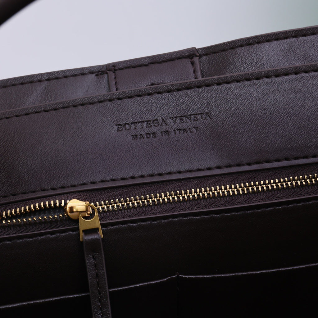 B1X66A35 Popular high-quality leather bag