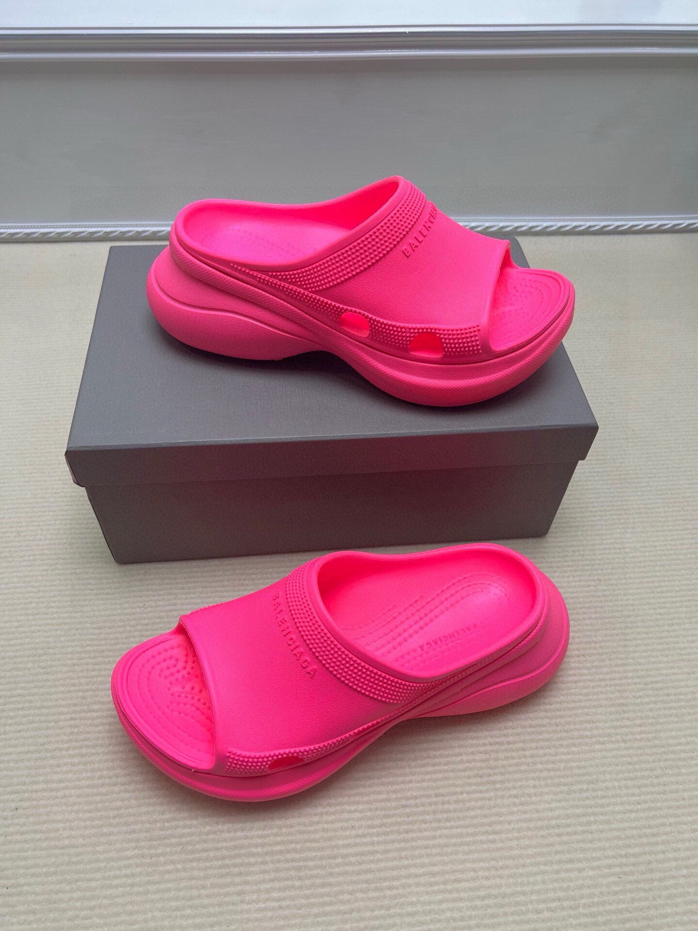 Z5ZJ41 Popular slippers Sole thickness 6cm