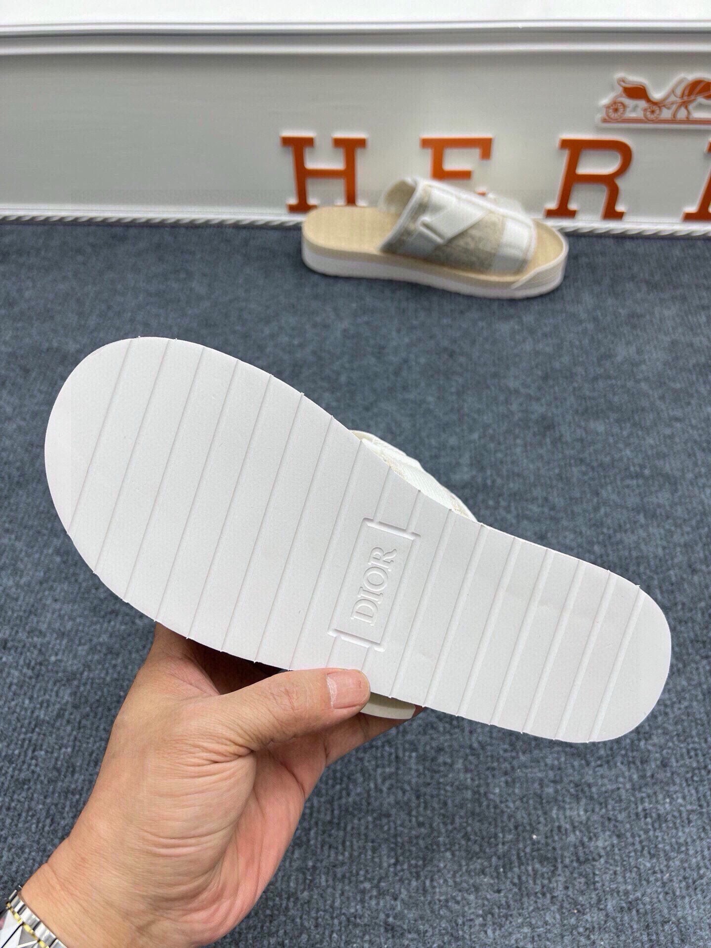 Z5Z35D305 Popular Slippers