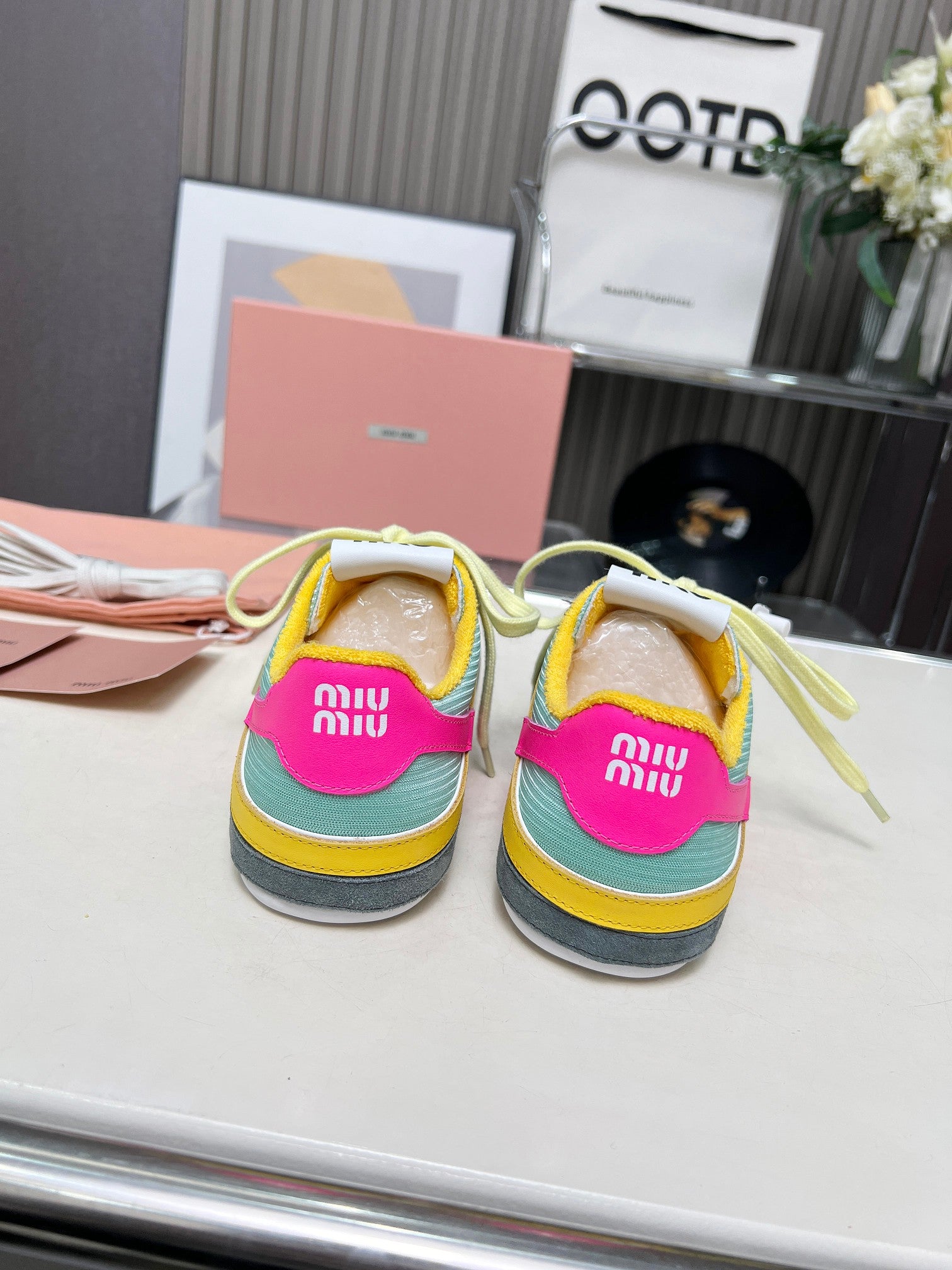 Z2Q105A247 Popular high-quality Shoes