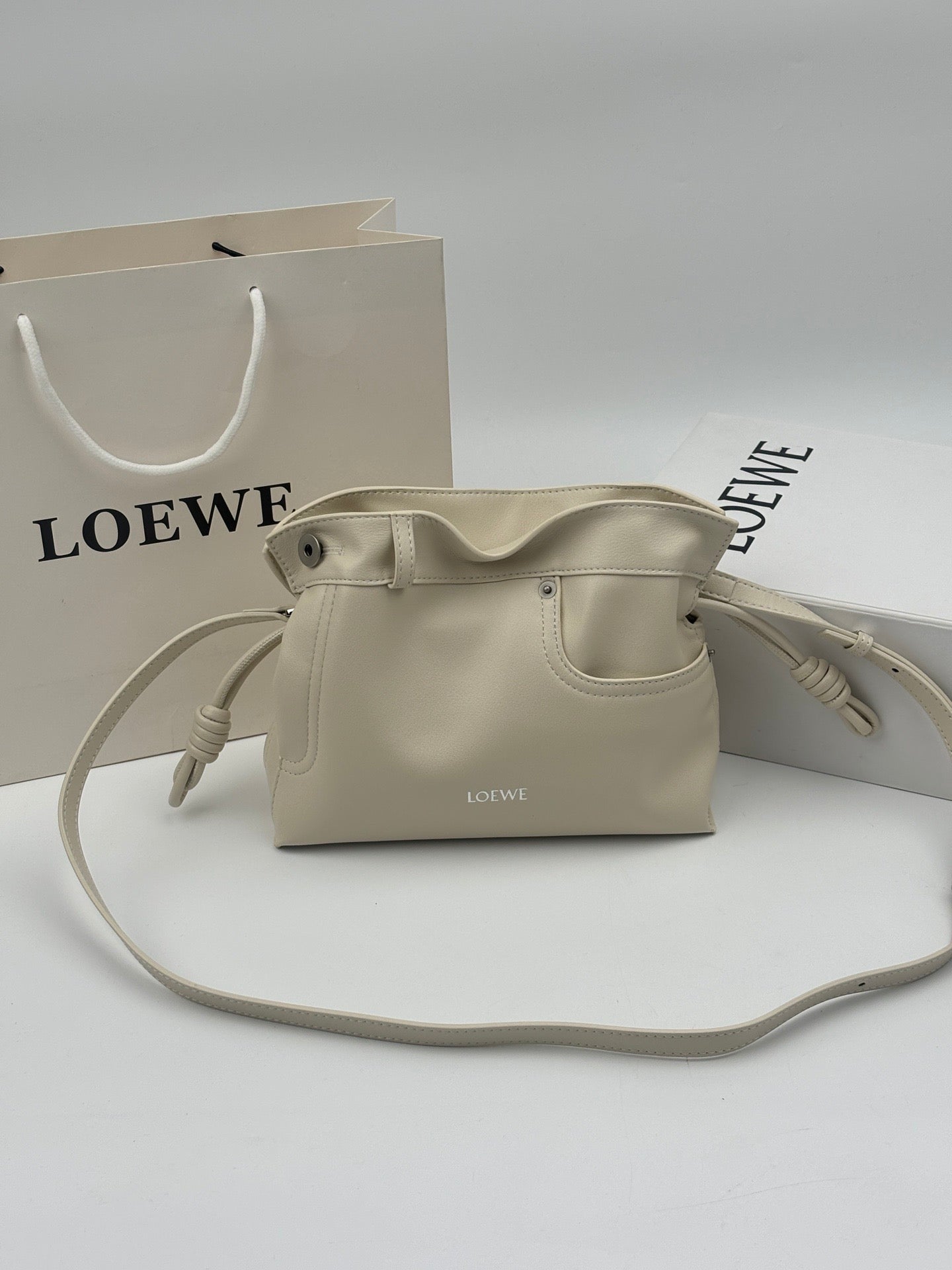 B1P36A47 Popular leather bag