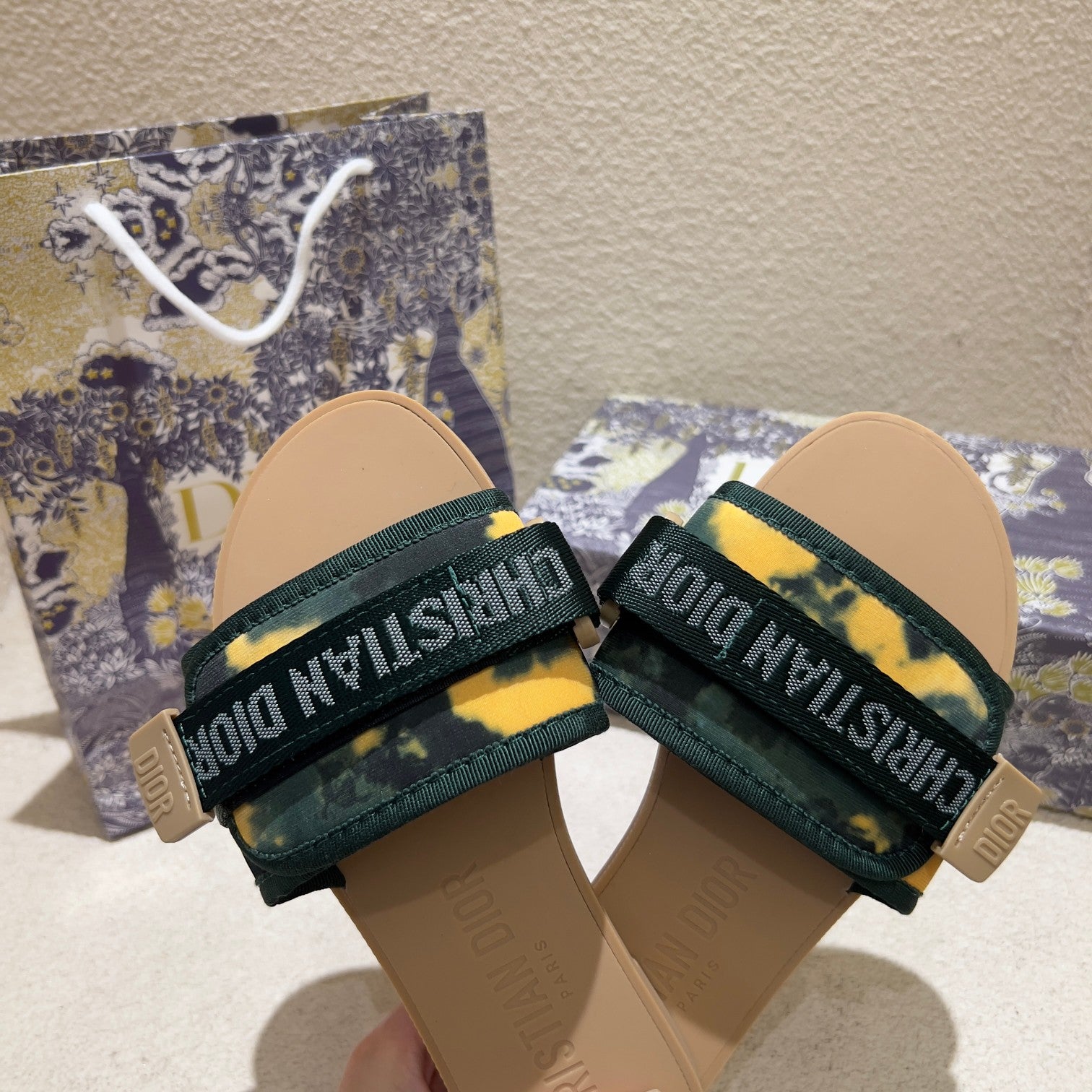 Z1ZD18 Popular slippers